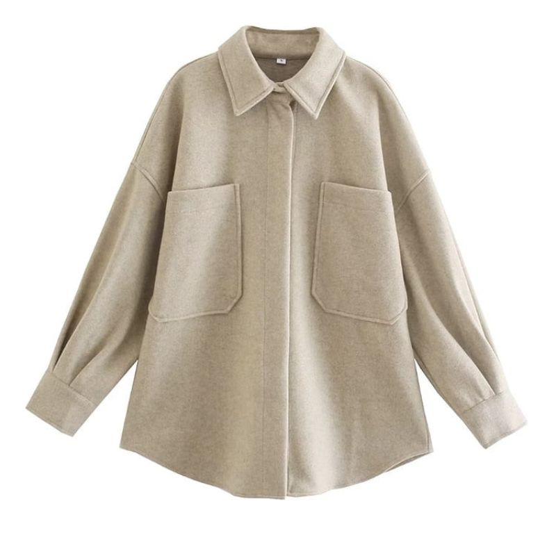 Stylische Strickjacke für Frauen, ideal für Herbst- und Wintertage, aus hochwertigem Strickmaterial mit modernem Design und bequemer Passform.